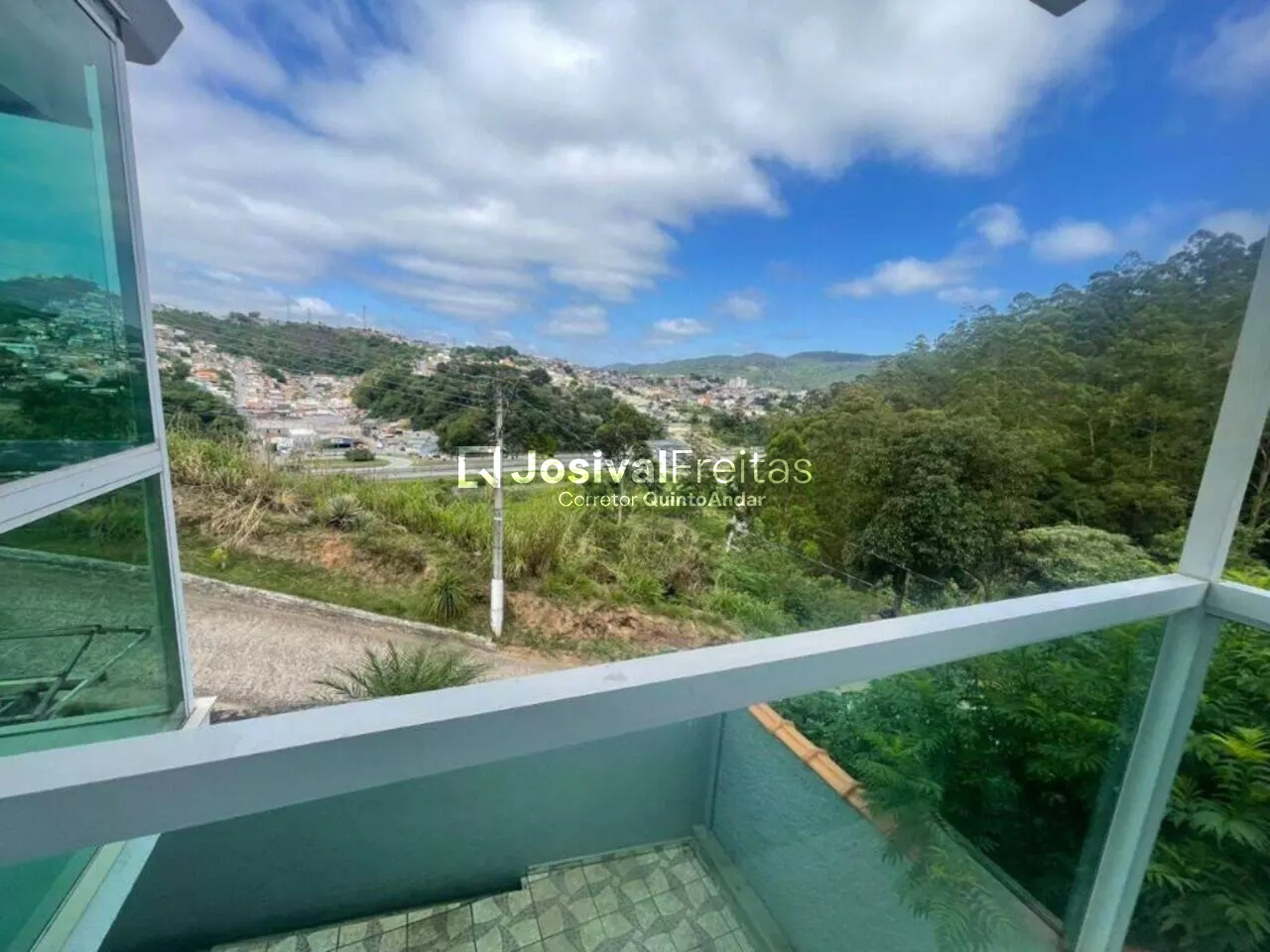 Vista privilegiada para Mairiporã a partir de casa à venda